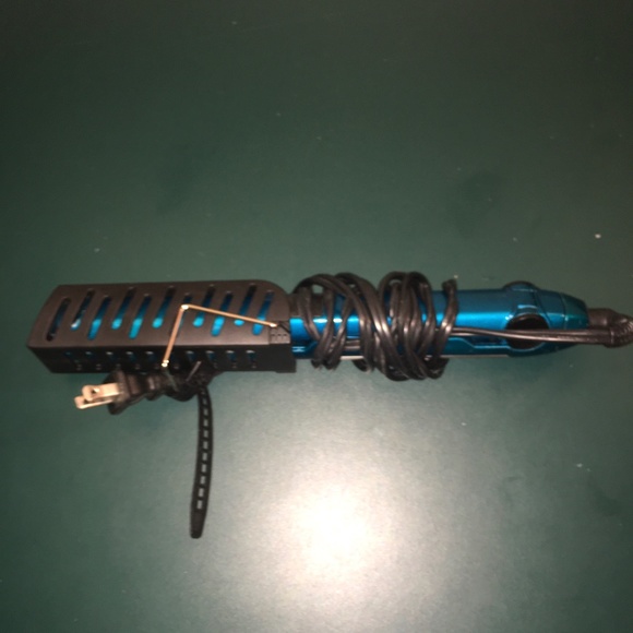 flat iron hair straightener - Picture 3 of 3